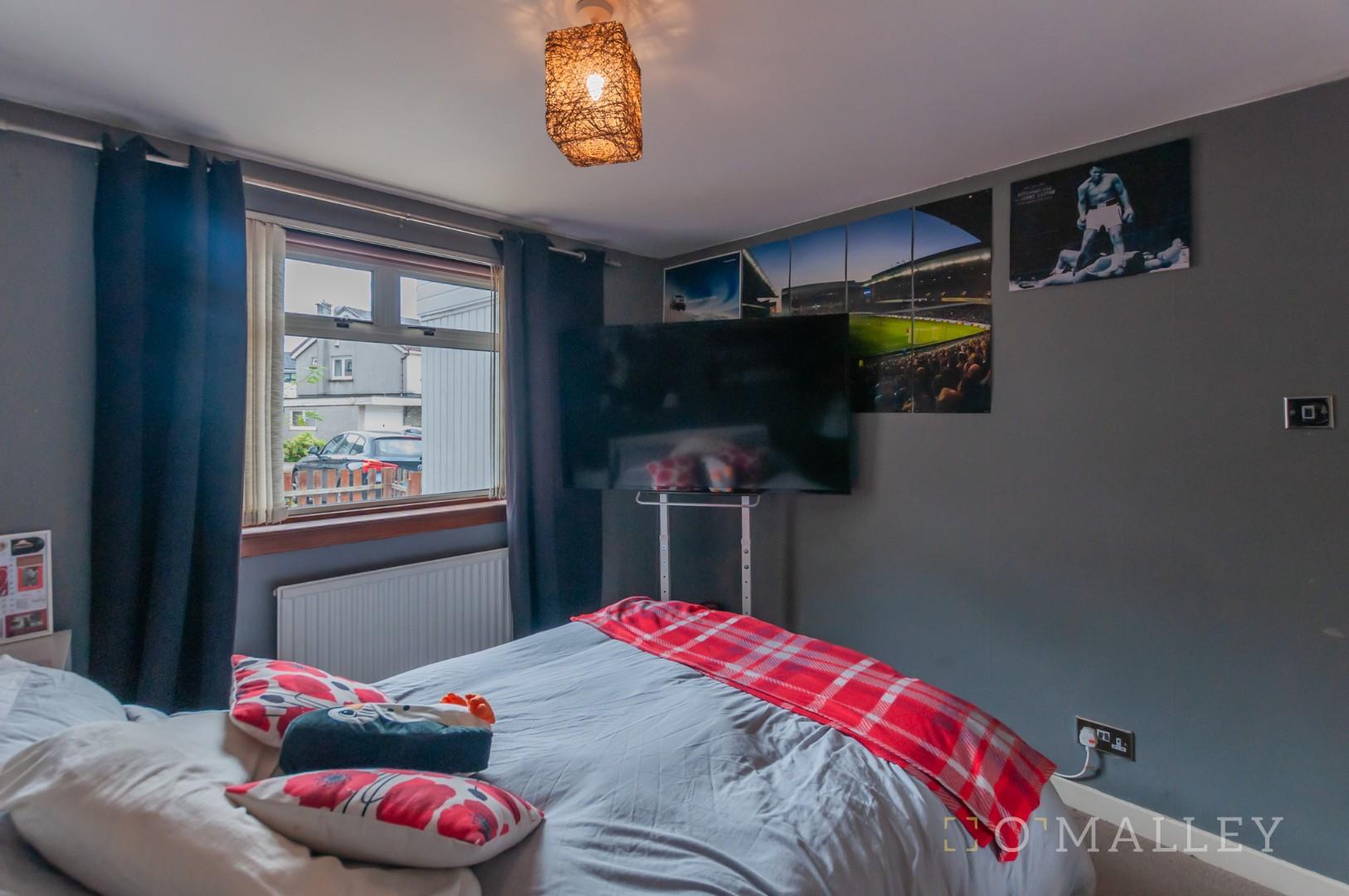 Bedroom 1 -2.jpg